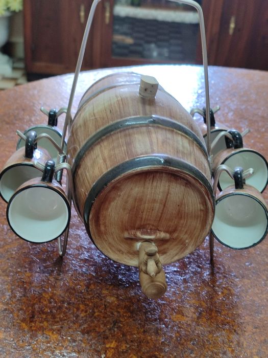 Pipas com copos - artesanato