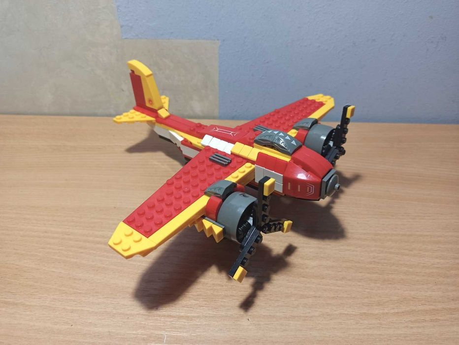 Конструктор типу лего. 266 елементів.З в 1