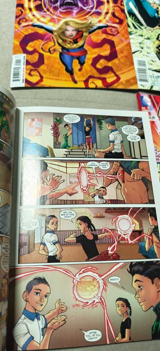 Комиксы ДС Марвел Comics DC Marvel на английском 12 штук