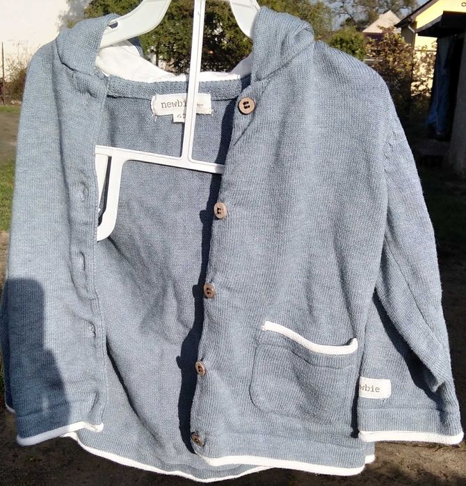 bluza niebieska newbie KappAhl kaptur guziki bawełna organiczna 62