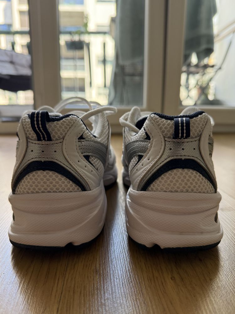 Ténis New Balance 530 - novos e orginais em azul e branco - 40.5
