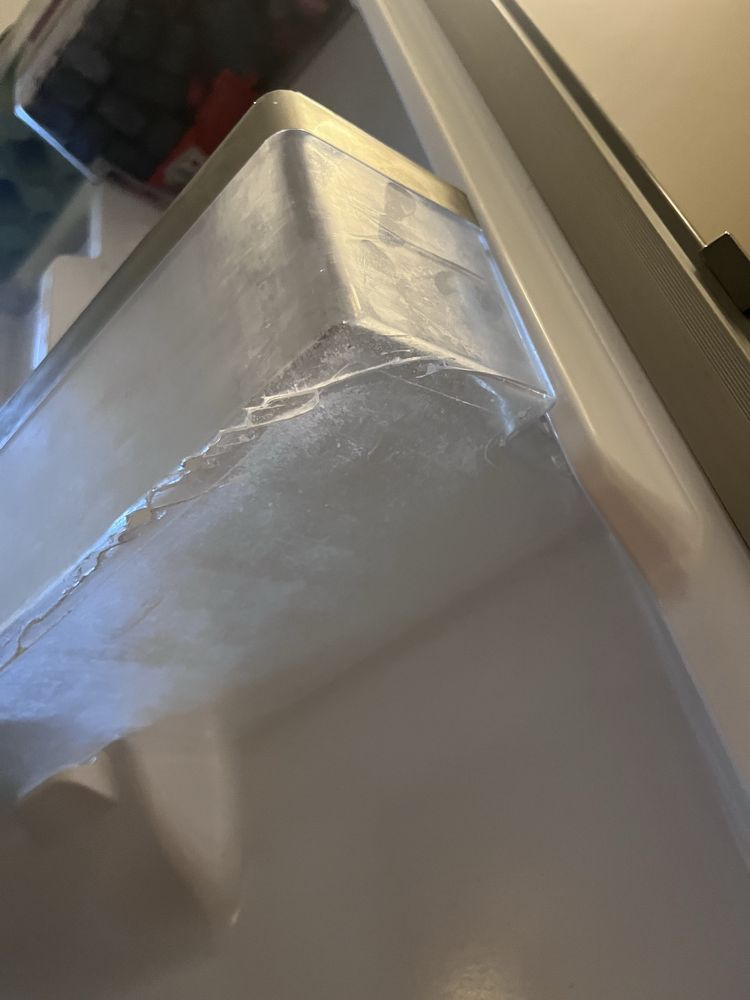 Lodówka Samsung RL56GWGIH z podajnikiem wody