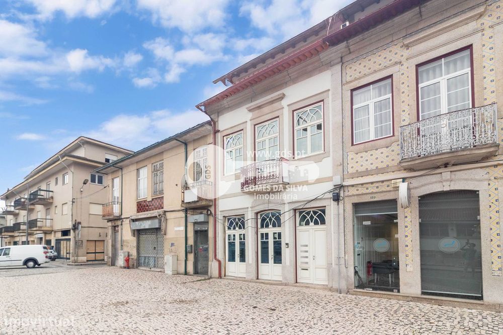 Loja Comercial para Arrendamento – Praça do Comércio, Braga