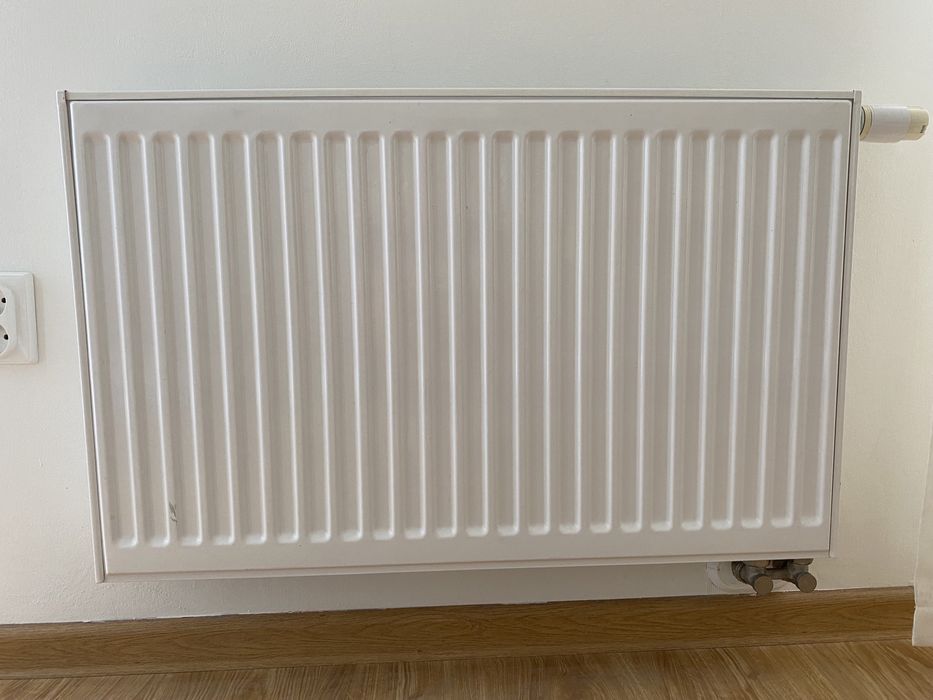Grzejnik PURMO  z termostatem.Wymiar 80/50cm. Stan bardzo dobry