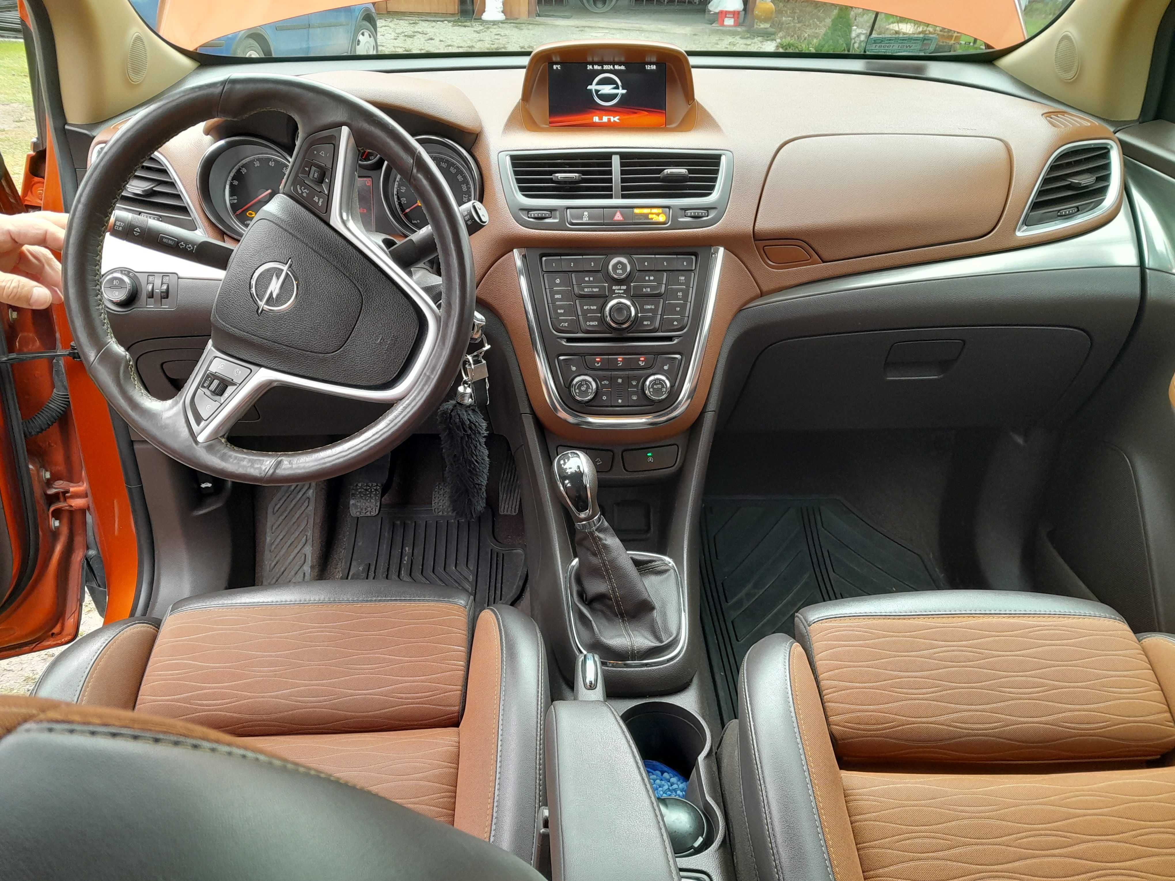 Opel mokka 2015r. 1,4 T, Cosmo benzyna+gaz/hak+komplet 4- kół zimowych