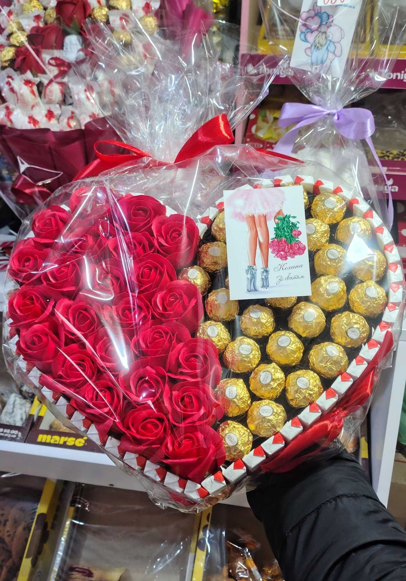 Подарункові бокси з цукерками, букети з цукерками
