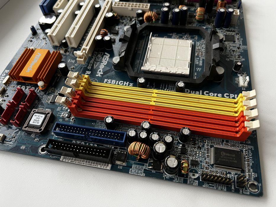 Материнська плата Asrock ALiveNF6G-DVI сокет АМ2
