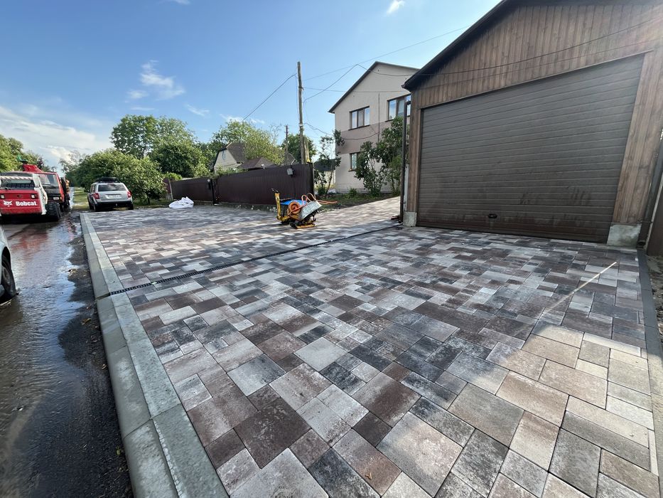 Укладання тротуарної плитки