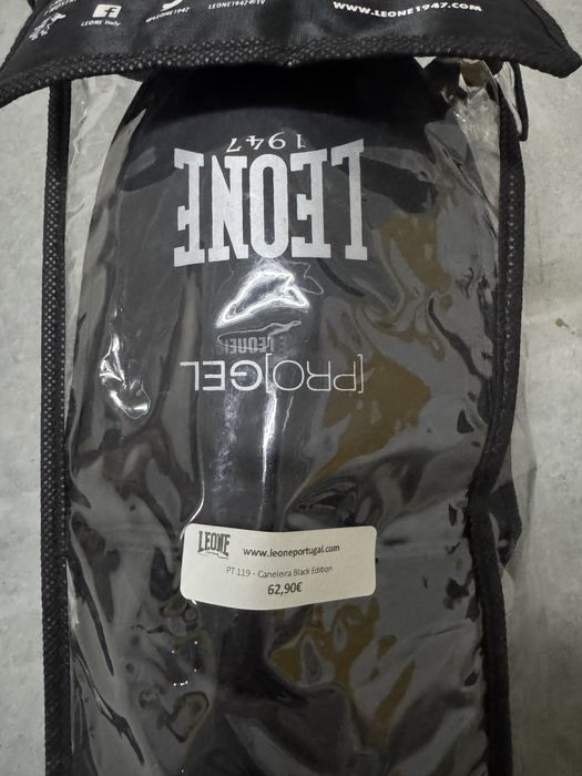 Cabeleiras/ Proteções de kickboxing e luvas