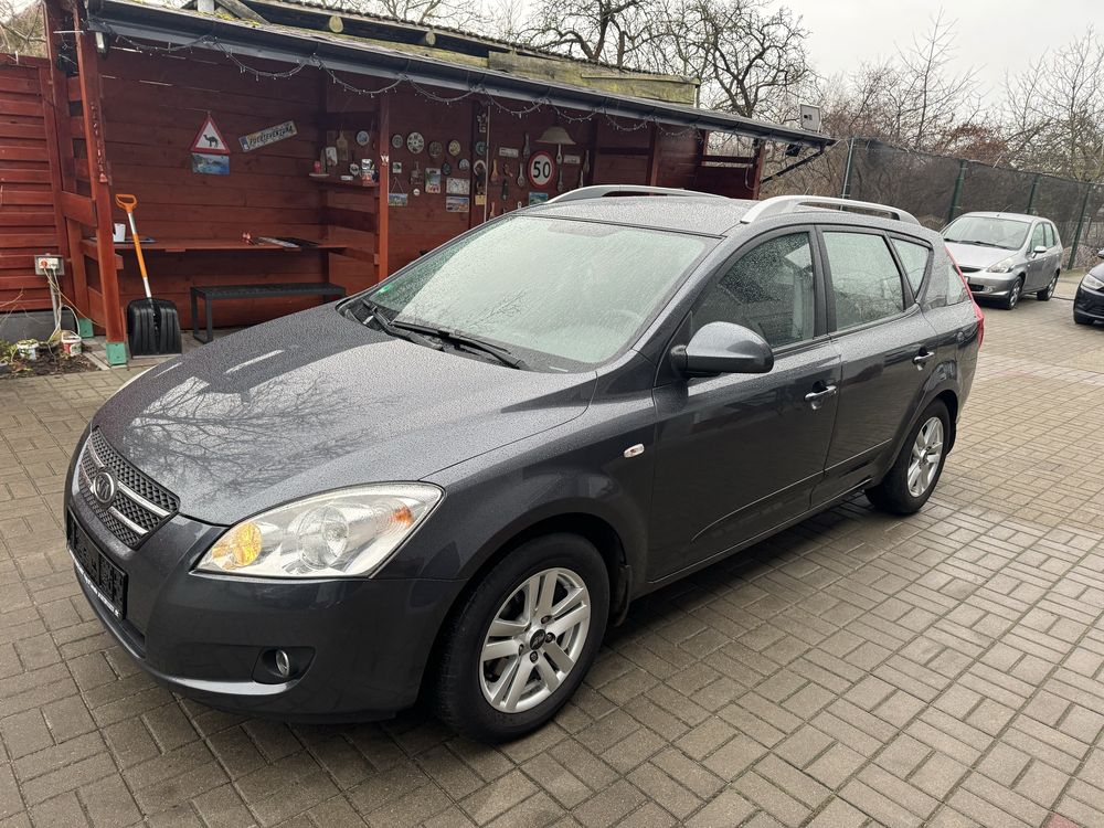 Kia Ceed 1.6 126 KM sprowadzona 2009 zarejestrowana zimówki TUV