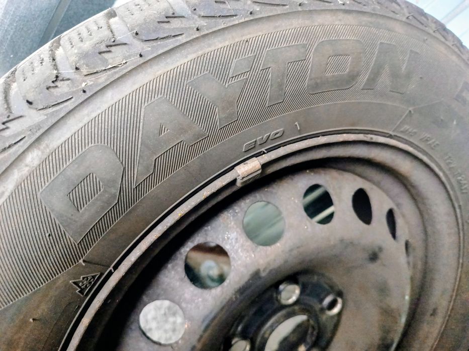 Opony Zimowe 195x65 R15 ze stalówkami