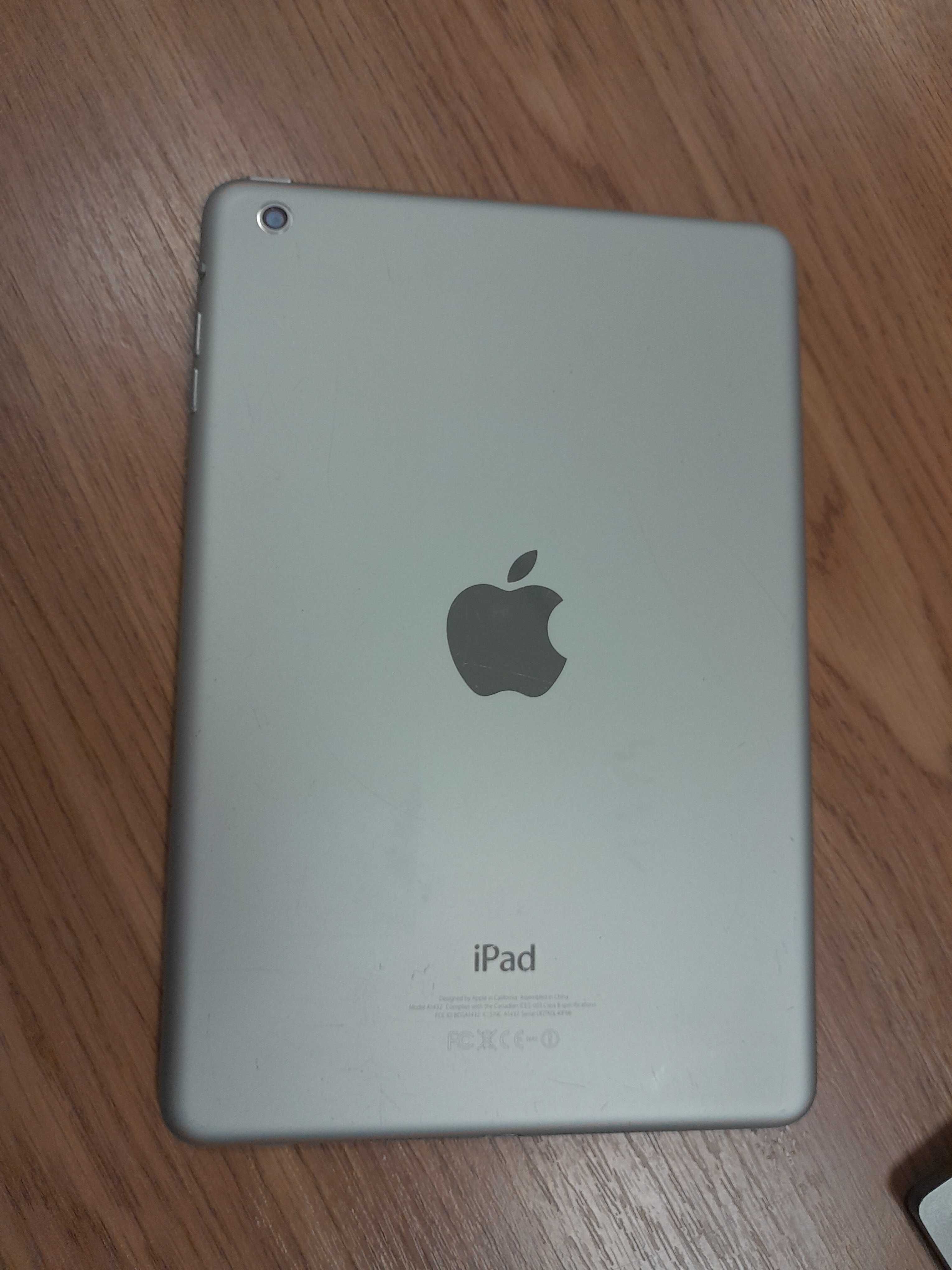 Tablet Apple iPad mini 16 GB srebrny