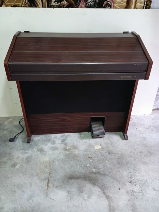 Móvel com órgão /piano MARCA BONTEMPI, antigo em madeira
A funcionar p