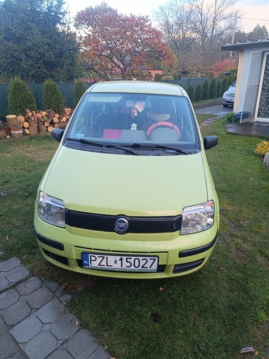 FIAT PANDA 

Sprzedam Fiata Pandę z 20