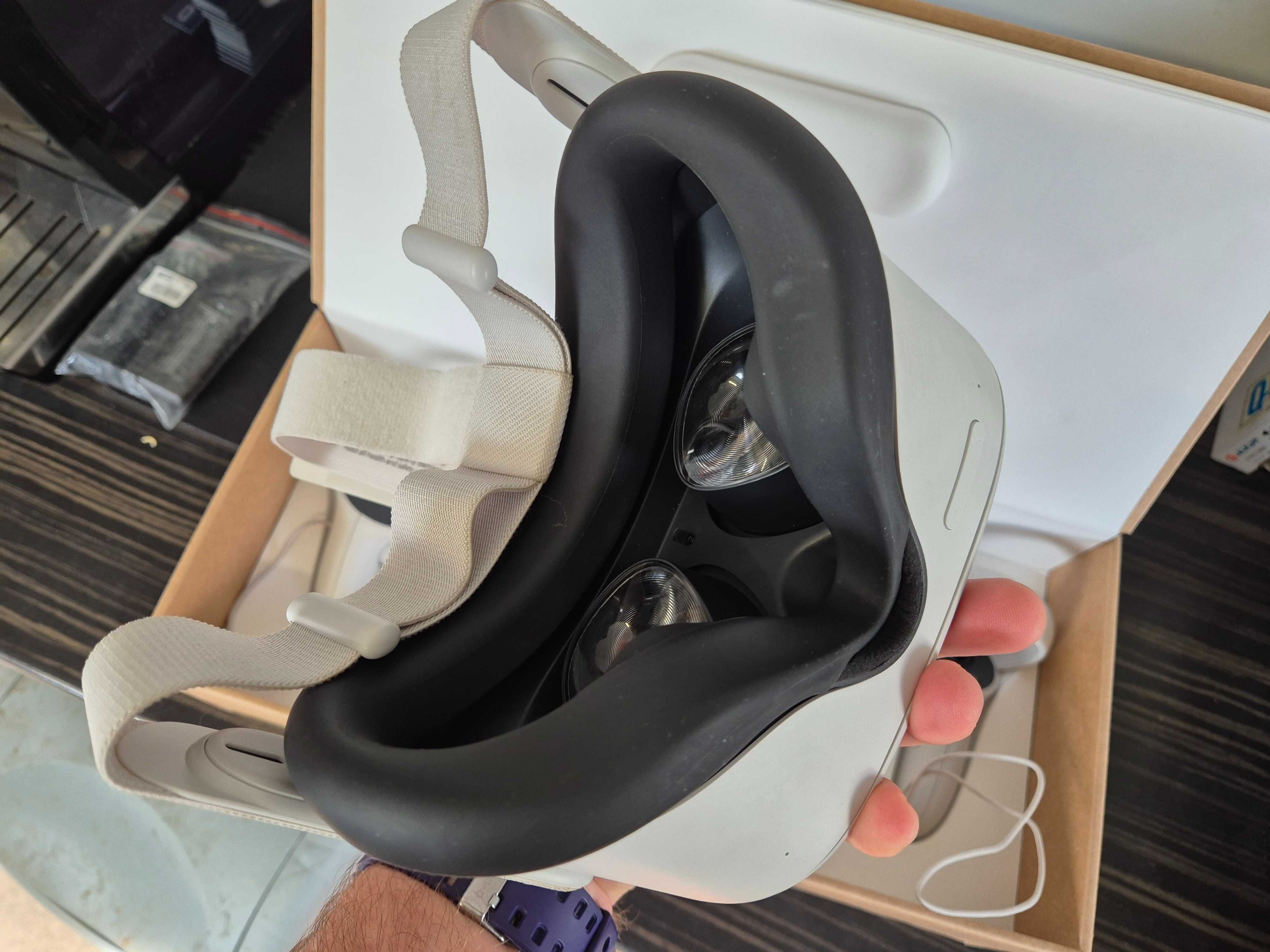 Gogle VR Oculus Meta Quest 2 wersja 128 GB.