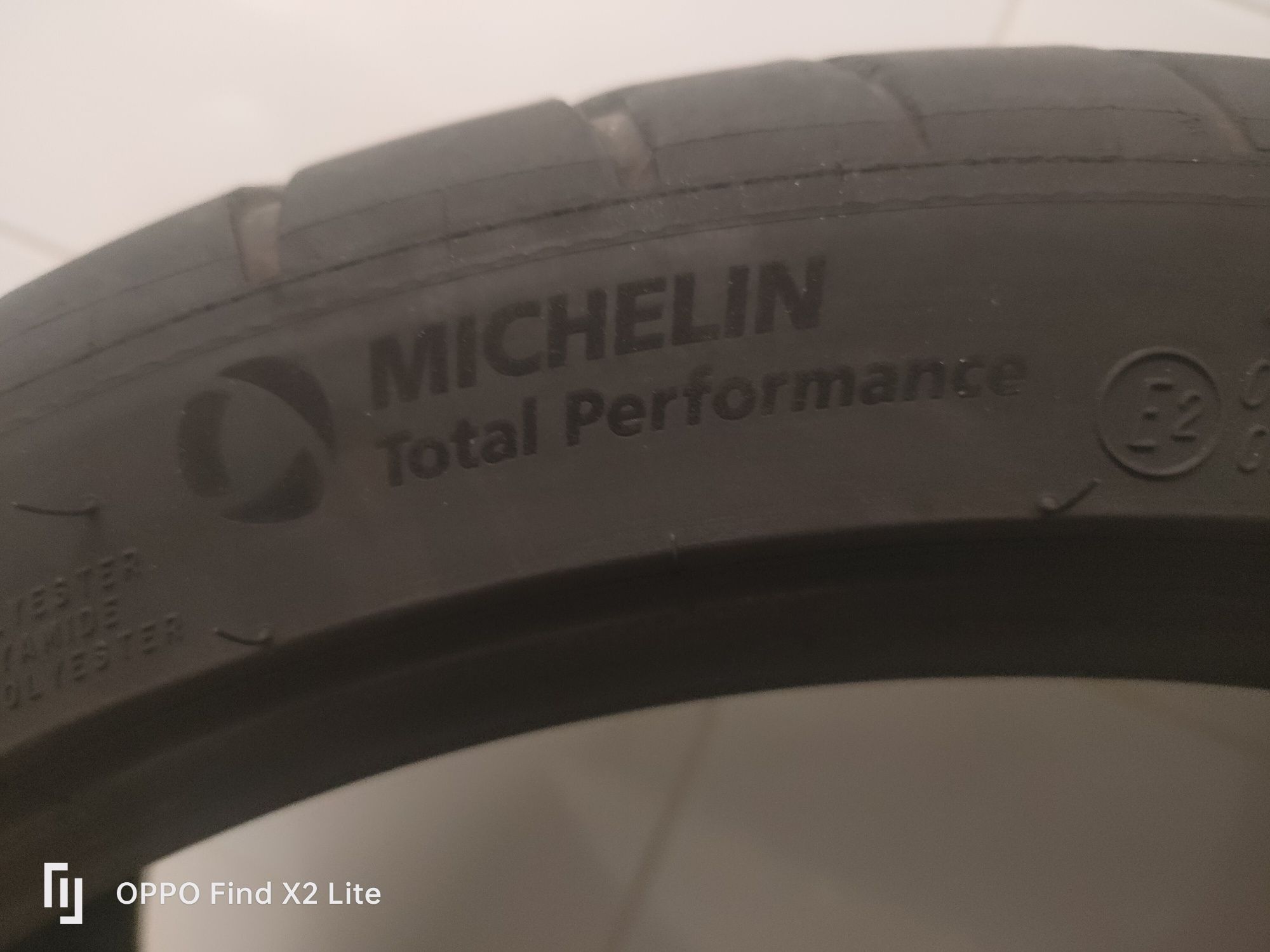 GPS  Sony/ pneus Michelin