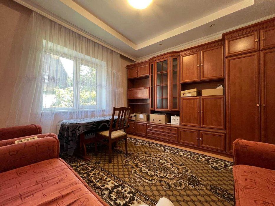 Продаж частини будинку біля Нової лінії