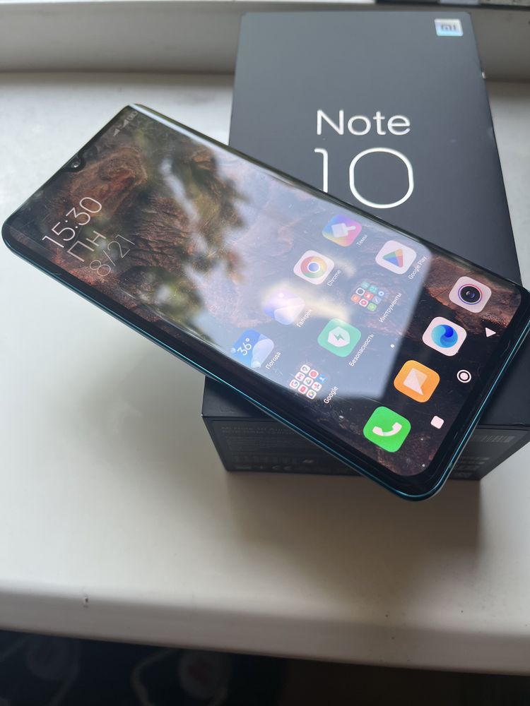 Продам Xiaomi Mi Note 10 6/128GB Aurora Green в идеальном состоянии