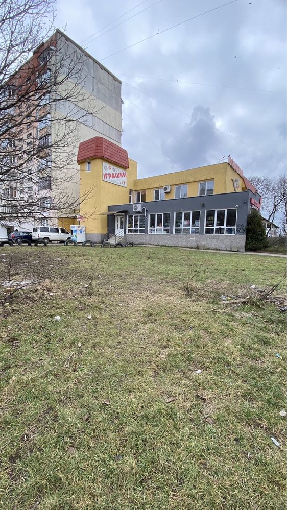 Продаж фасадного комерційного приміщення