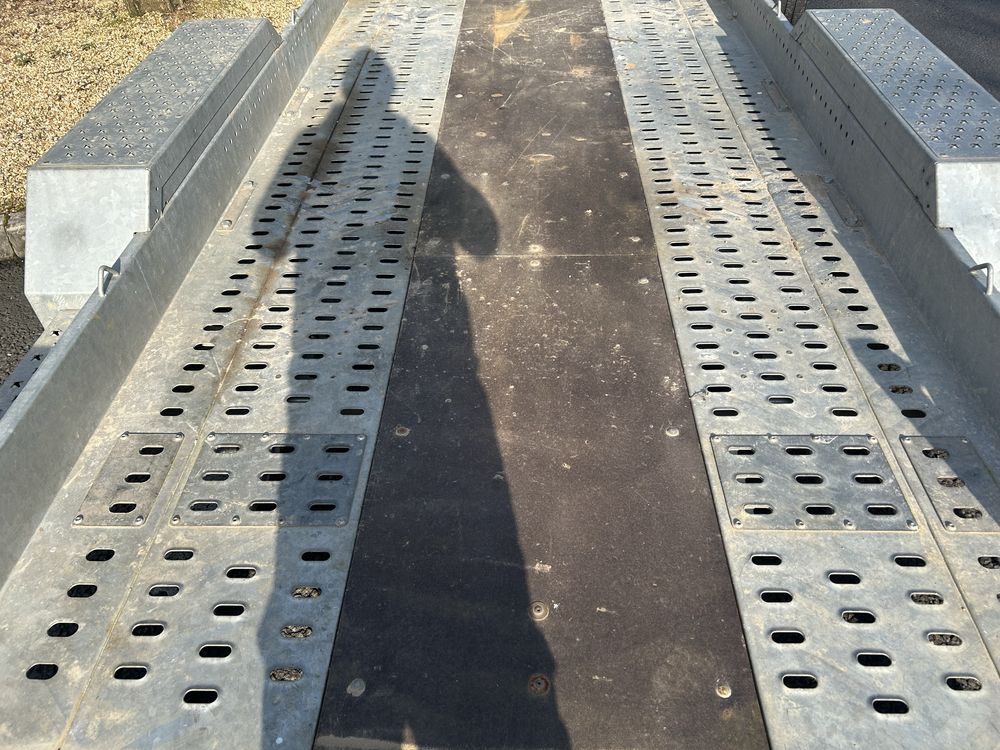 Przyczepa Brian James 3.5t  do przewozu koparek, sprzętu budowlanego