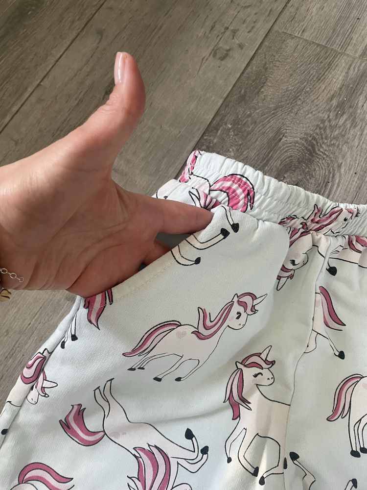 Spodnie dresowe bawełna unicorn jednorożce 134 jak nowe