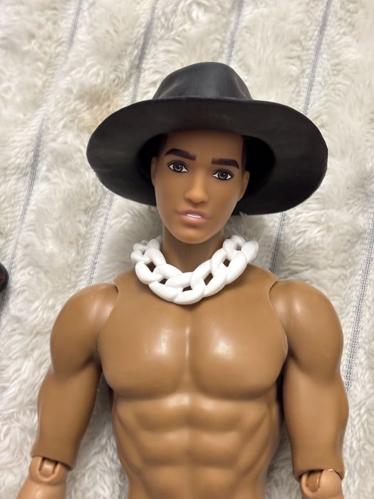 Lalka Glowa lalki Barbie Ken, ciało jak Adonis akcesoria buty