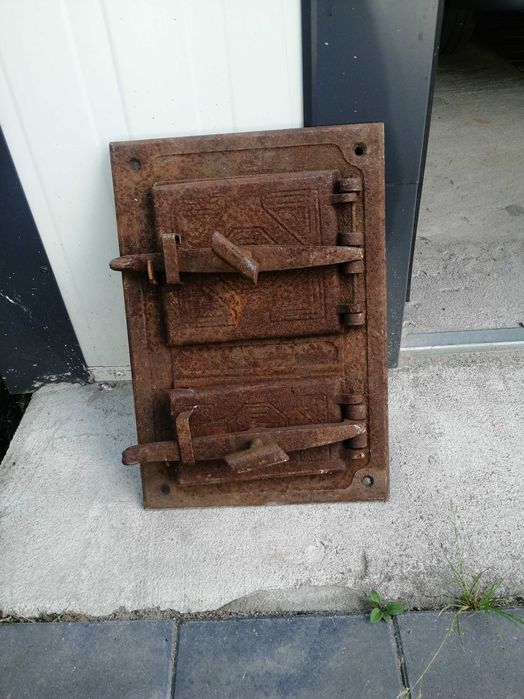 Drzwiczki żeliwne do pieca.