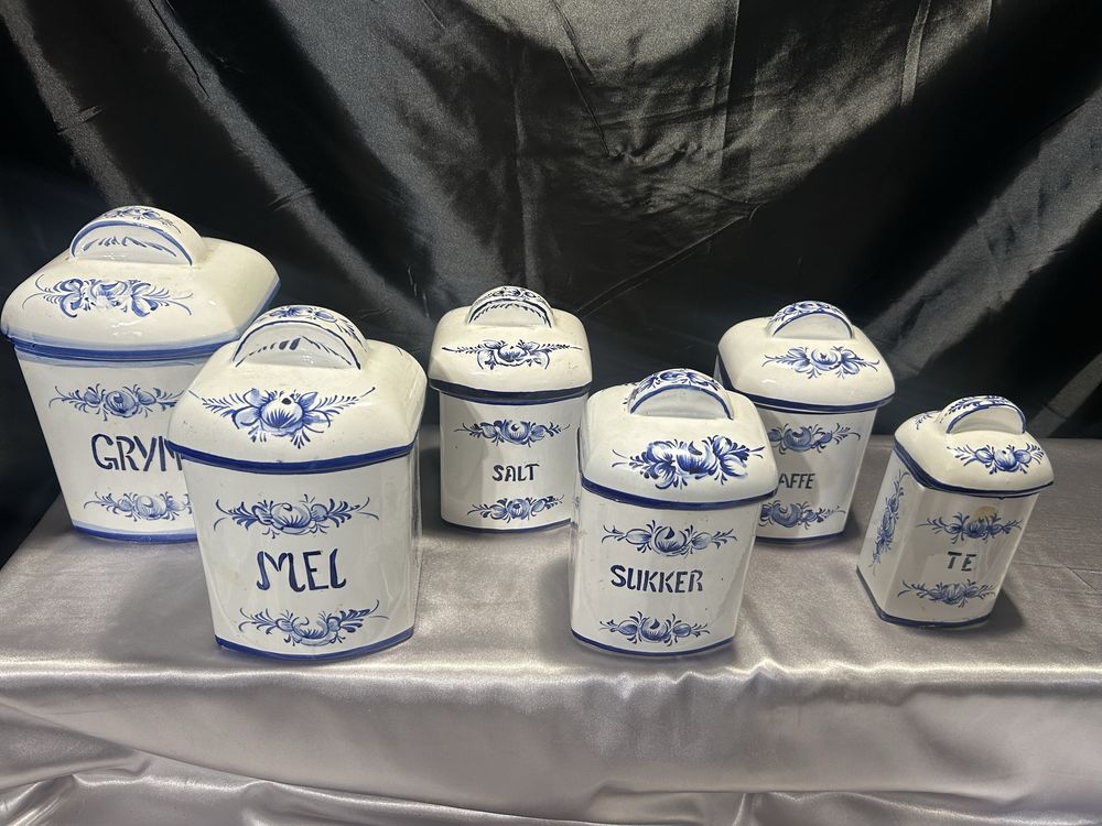 Zestaw sześciu ręcznie malowanych ceramicznych pojemników