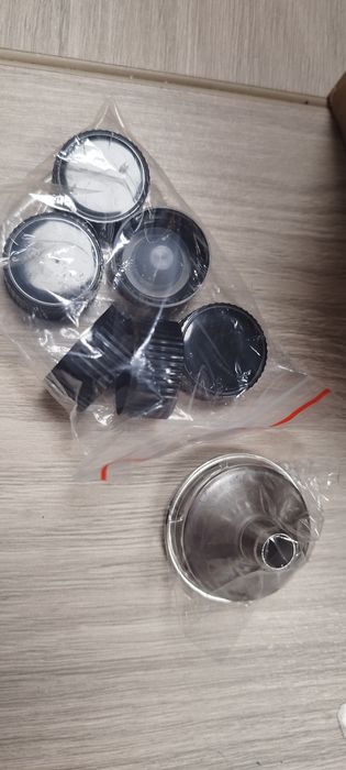 Buteleczki 6 sztuk 50ml zakręcane z lejkiem