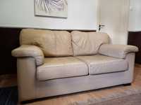 Sofa de dois lugares confortavel em bom estado  cor castanho suave