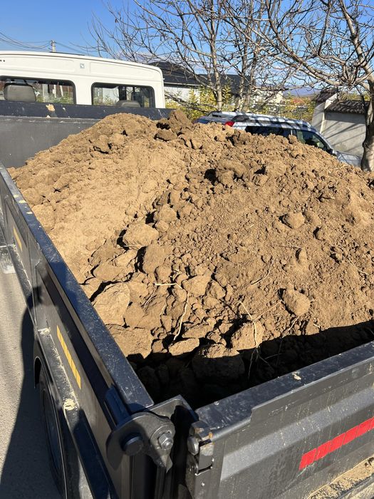 Доставка сипучки глина, пісок, щебень, отсев або вивіз сміття.