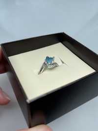 Срібний перстень з каменем блакитний кварц. Розмір 16