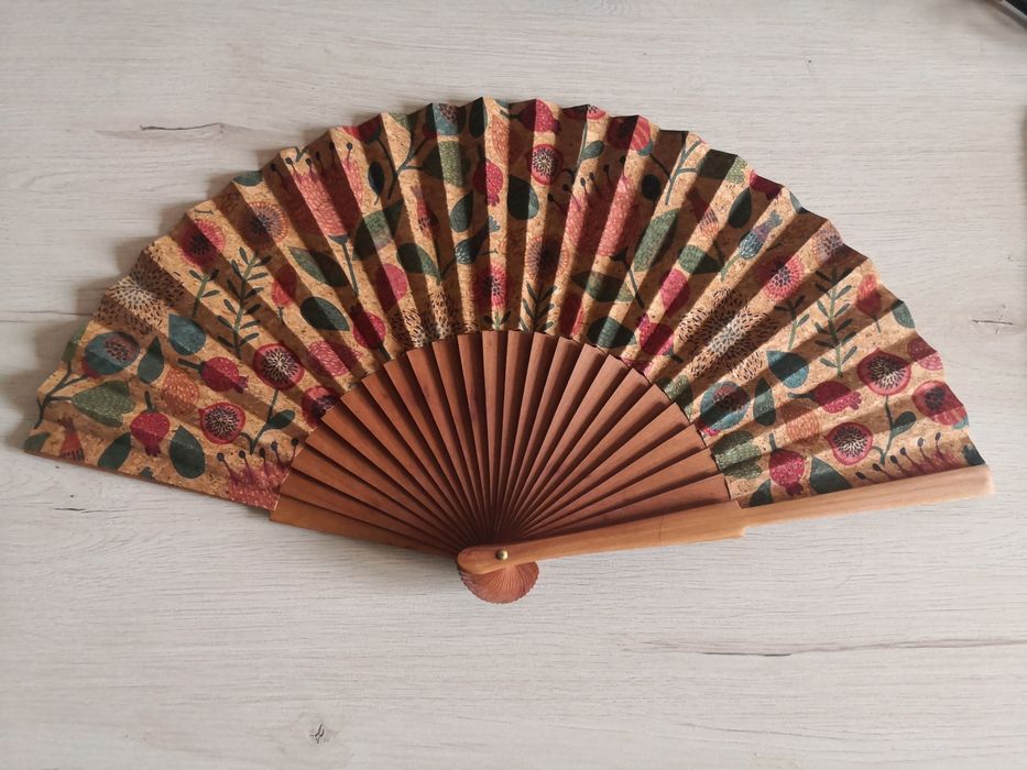 Piękny wahlarz bsmbusowy do ręki