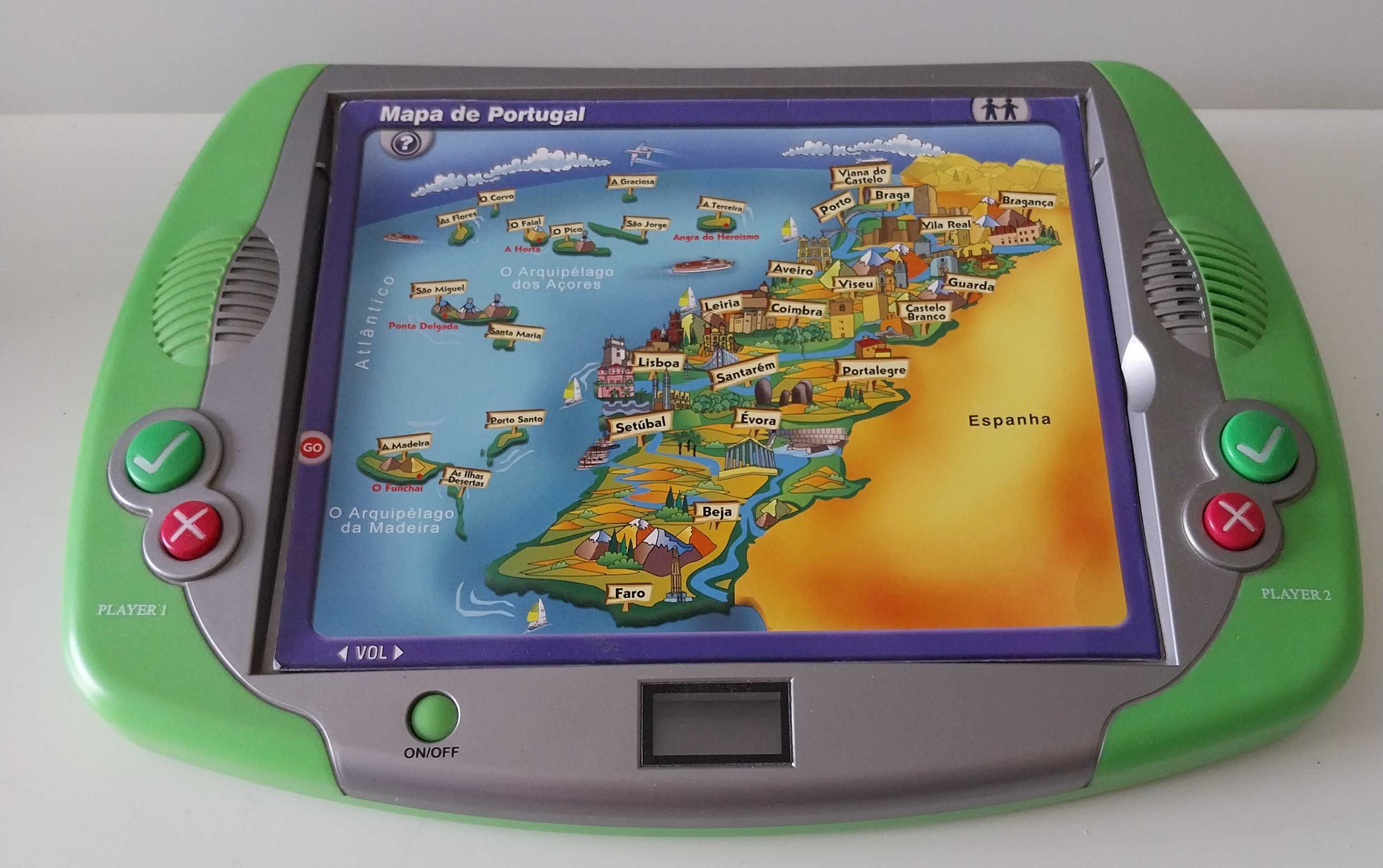 Jogo encyclopédia interativo com cartões e globo mundo