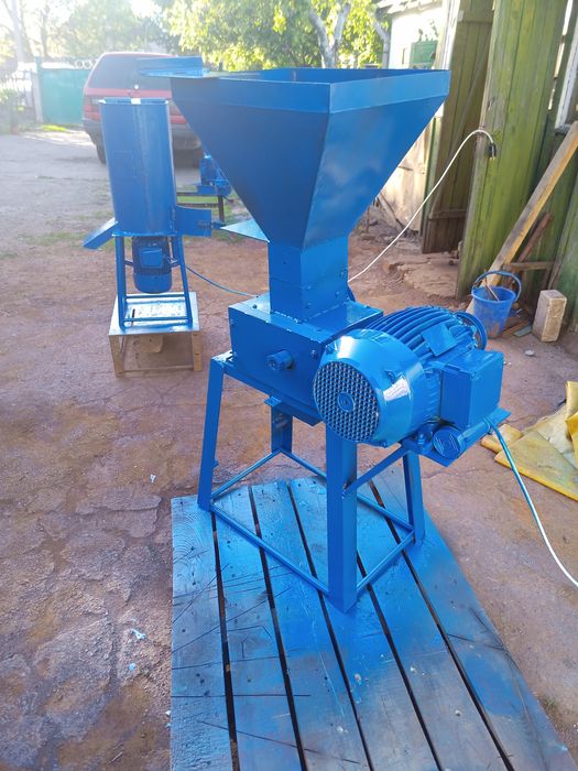 Плющилка вальцева   млин дку зернодробилка