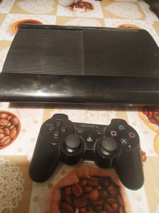 Sprzedam konsolę PS3 super slim