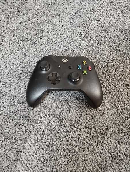 Sprzedam Xbox One X + gry w zestawie