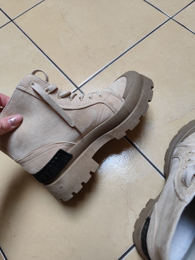 Buty botki DeeZee zamszowe zamsz beżowe wiosna 40 wkl. 26 cm