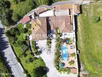 Moradia com piscina e vista para a montanha em Torres Novas