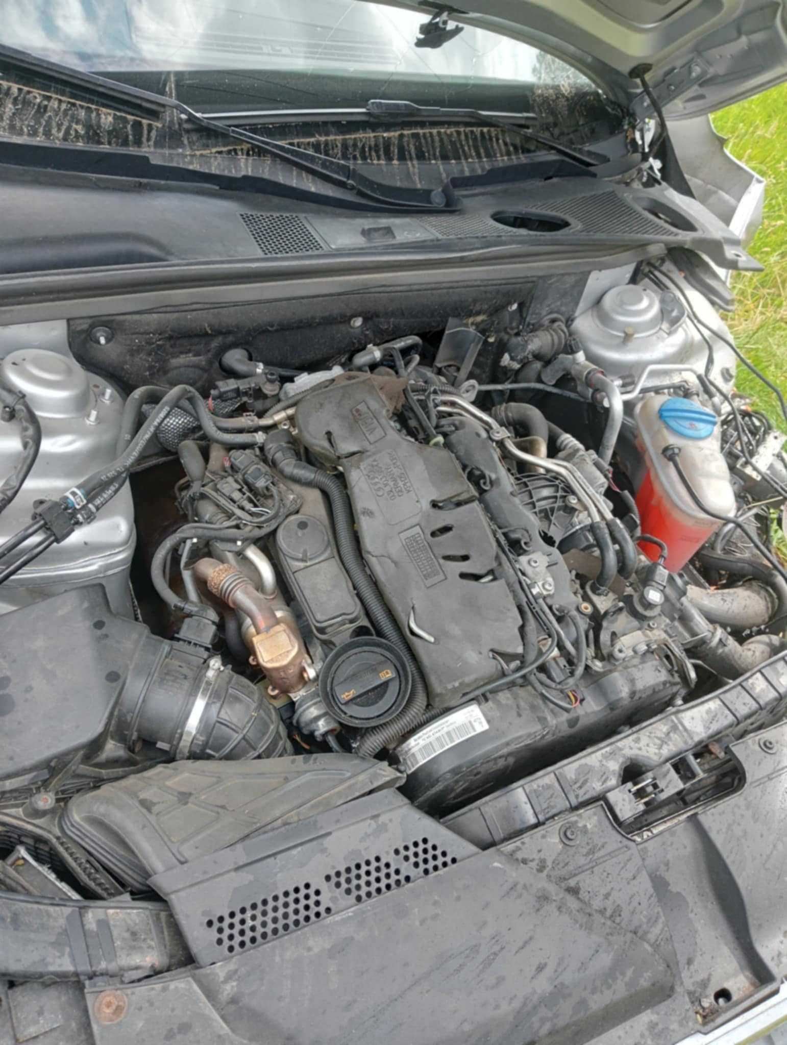 AUDI A4B8 AVANT 143KM uszkodzony lewy przód