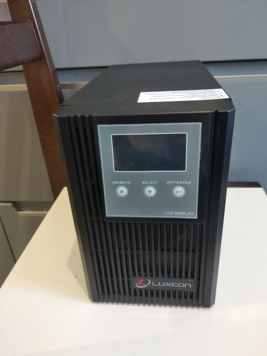Luxeon UPS-1000LE джерело безперебійного живлення