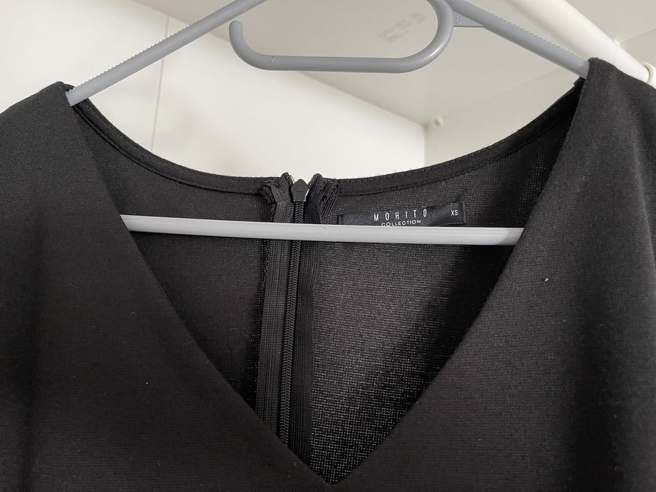 Sukienka tuba z rękawem  3/4