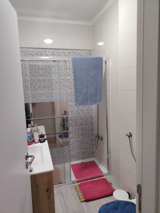 Arrendar Apartamento T4 (3 quartos)
