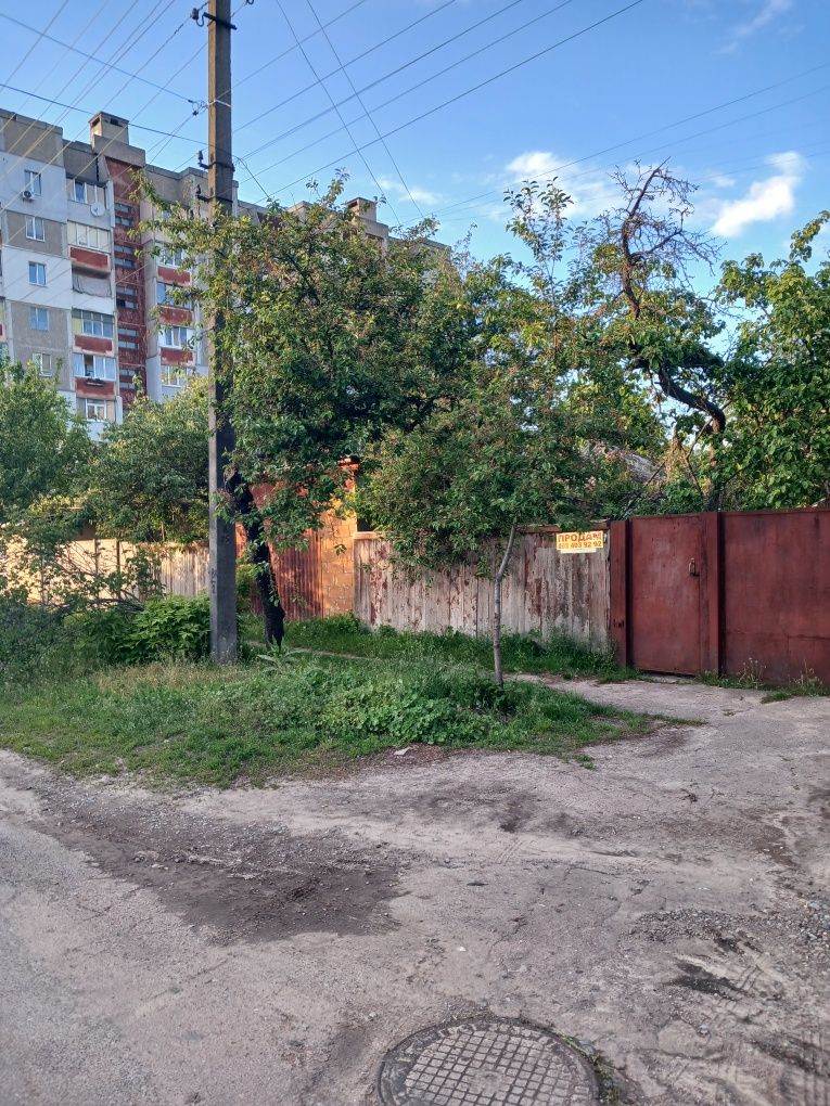 Продам  пол дома 19я школа