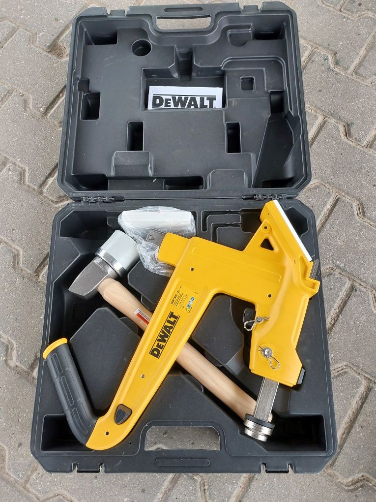 Ręczna  gwozdziarka do podłóg dewalt