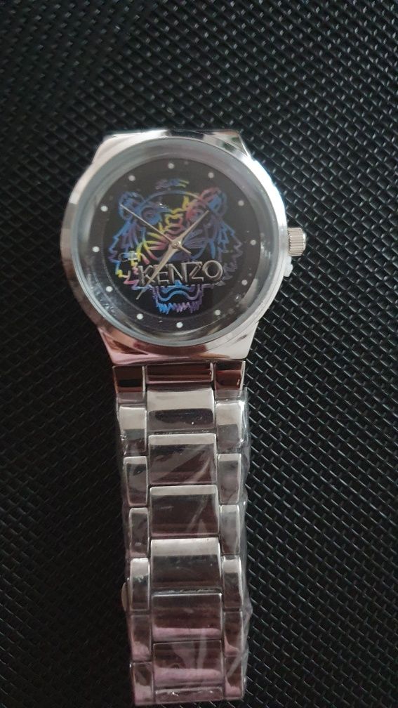 Nowy damski zegarek.
