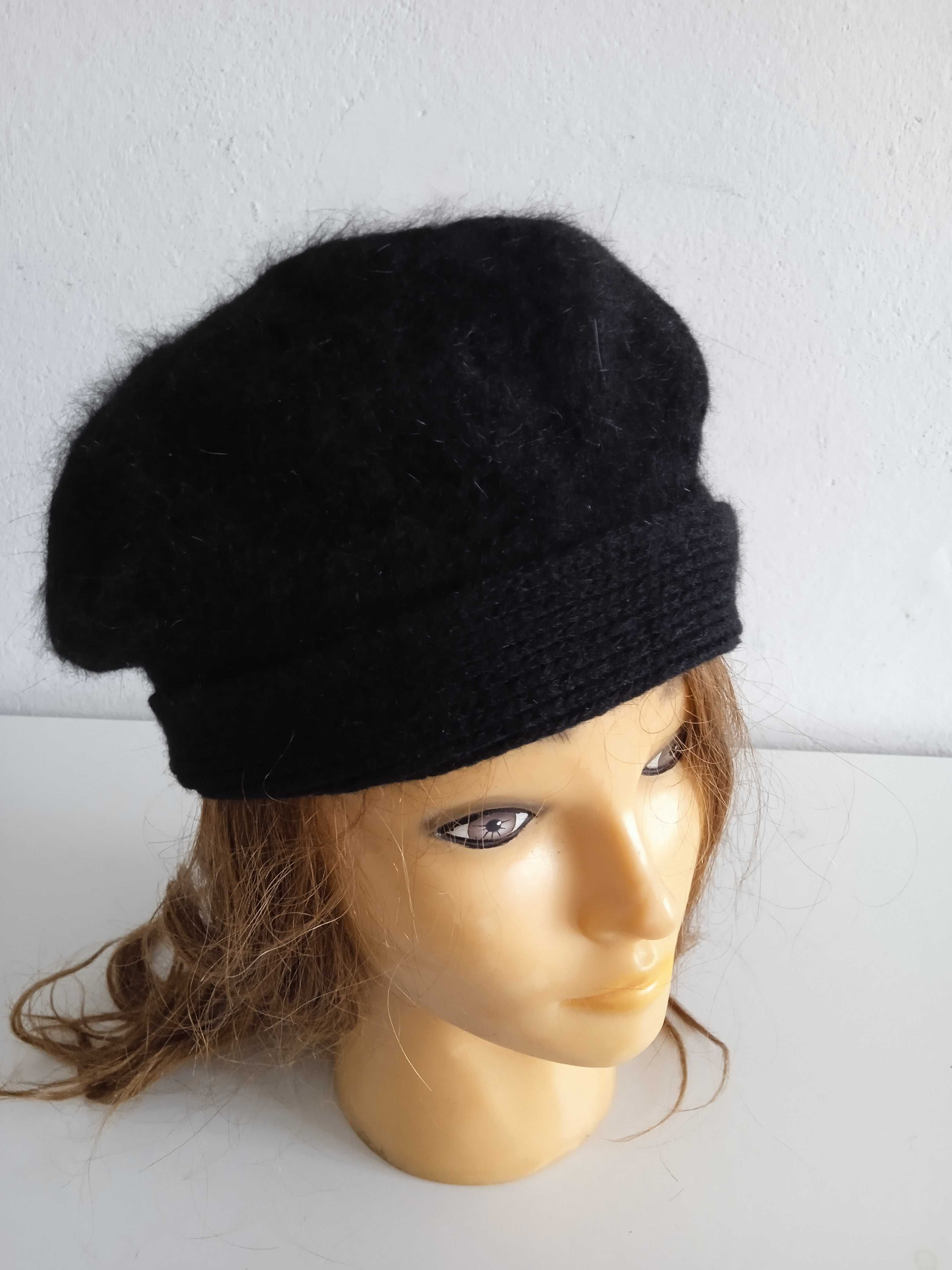 Czarny beret moherkowy