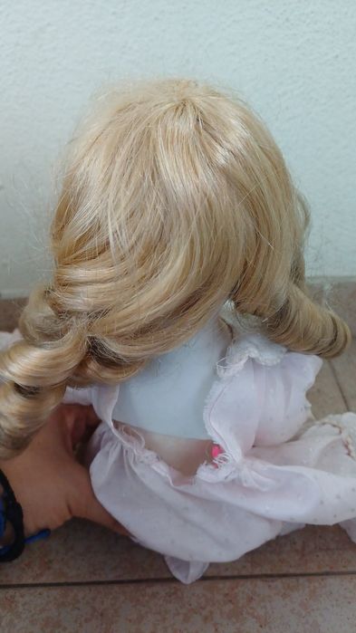 Vendo 3 bonecas de porcelana