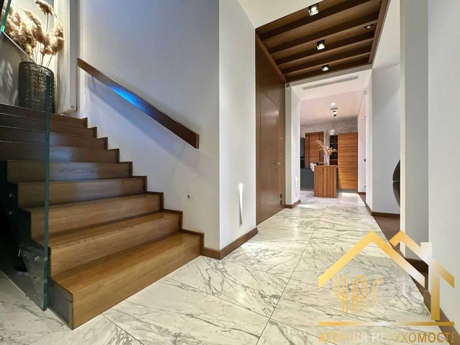 Продаж будинку з авторським ремонтом КМ Zoloche, Вишеньки