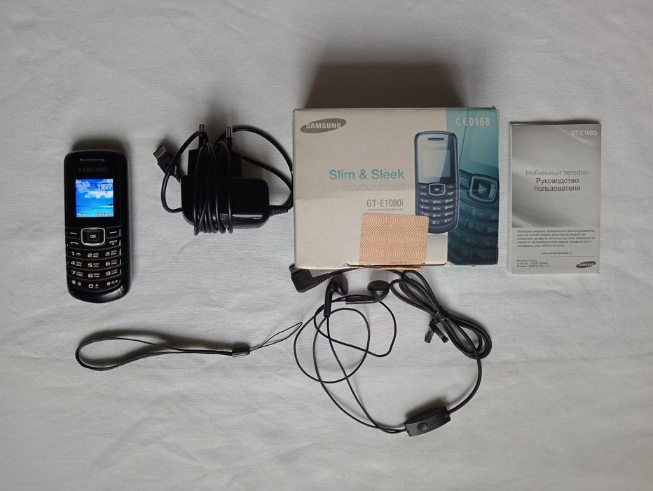 Мобільний телефон Samsung GT-E1080i